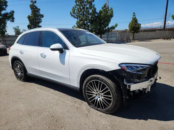 W1NKM4GB0SF407367 — 2025 Mercedes-Benz GLC, фото 4 с аукциона Copart, Передняя часть