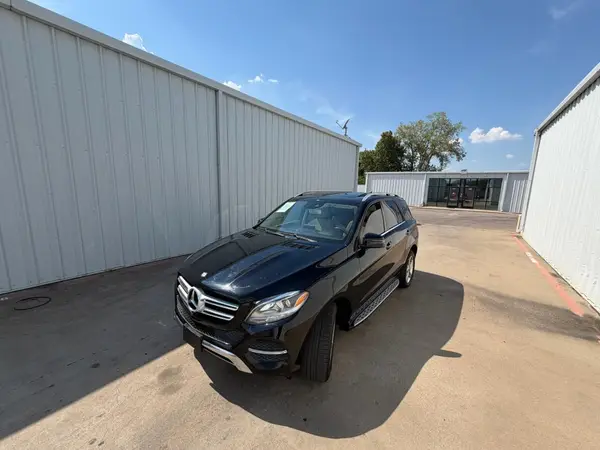 4JGDA5JB9HA924692 — 2017 Mercedes-Benz GLE, фото 2 с аукциона Copart 28.09.2026, Мелкие вмятины и царапины