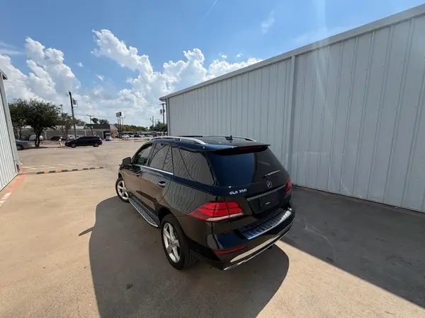 4JGDA5JB9HA924692 — 2017 Mercedes-Benz GLE, фото 3 с аукциона Copart 28.09.2026, Мелкие вмятины и царапины