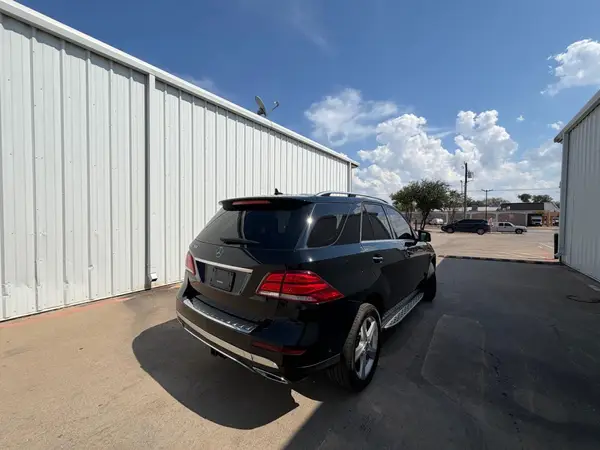 4JGDA5JB9HA924692 — 2017 Mercedes-Benz GLE, фото 4 с аукциона Copart 28.09.2026, Мелкие вмятины и царапины