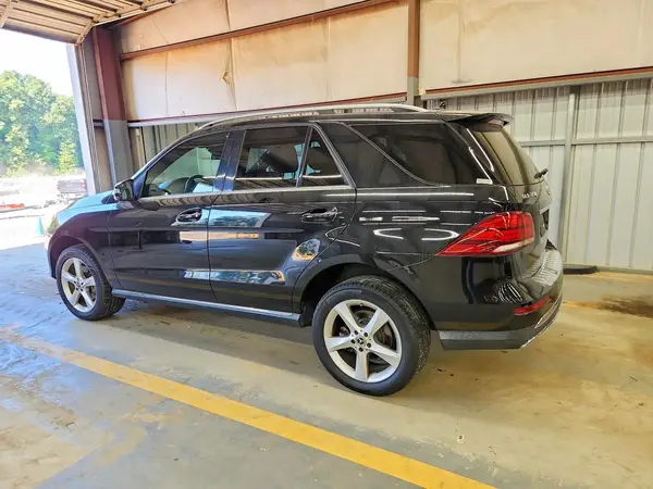 4JGDA5HB3JB064293 — 2018 Mercedes-Benz GLE, фото 2 с аукциона Copart, Мелкие вмятины и царапины