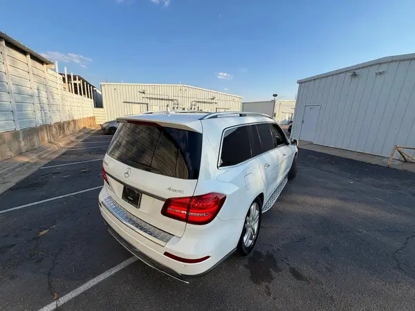 4JGDF6EE0HA798234 — 2017 Mercedes-Benz GLS-Klasse, фото 4 с аукциона Copart 24.09.2026, Мелкие вмятины и царапины