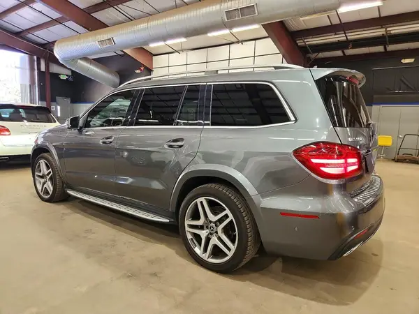 4JGDF7DEXJB028615 — 2018 Mercedes-Benz GLS-Klasse, фото 2 с аукциона Copart 01.10.2026, Мелкие вмятины и царапины