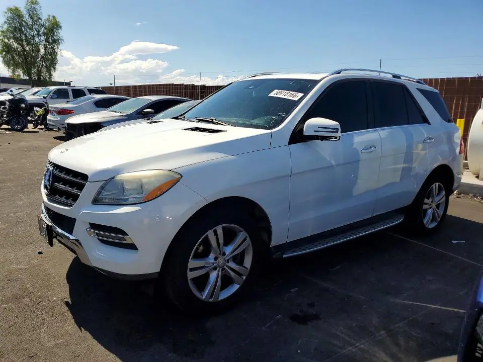 4JGDA5JBXFA618825 Mercedes-Benz ML 2015 — повреждение Мелкие вмятины и царапины, фото до ремонта