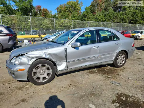 WDBRF84J55F561644 — 2005 Mercedes C-Klasse, Передняя часть, фото до ремонта