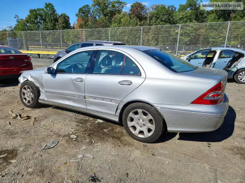 WDBRF84J55F561644 — 2005 Mercedes C-Klasse, фото 2 с аукциона Copart, Передняя часть