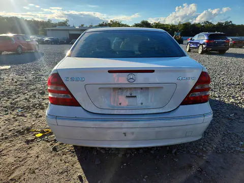 WDBRF92H47F880672 — 2007 Mercedes C-Klasse, фото 6 с аукциона Copart, Передняя часть