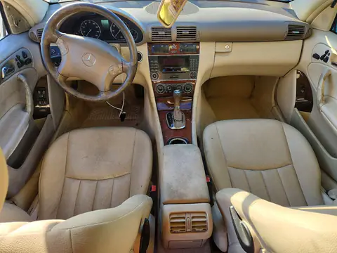 WDBRF92H47F880672 — 2007 Mercedes C-Klasse, фото 8 с аукциона Copart, Передняя часть
