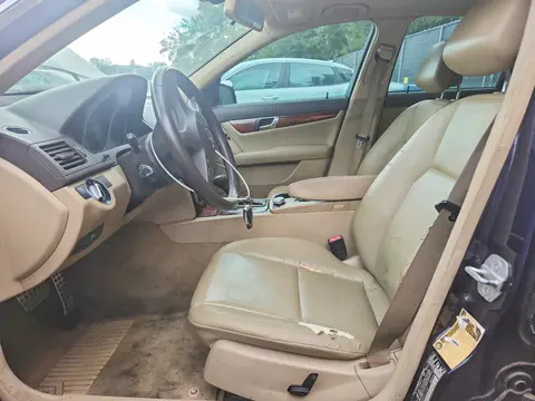 2011 Mercedes-Benz C 300 VIN WDDGF5EB8BF632187 фото 7