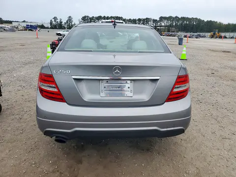 2012 Mercedes-Benz C 250 VIN WDDGF4HB9CA724185 фото 6