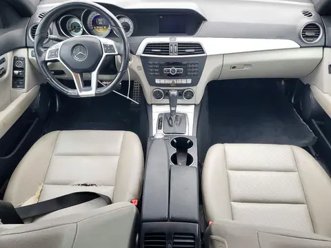 2012 Mercedes-Benz C 250 VIN WDDGF4HB9CA724185 фото 8