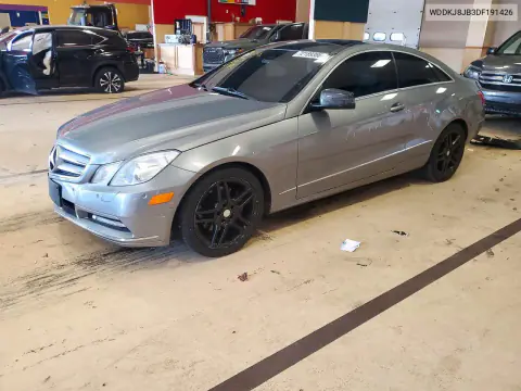WDDKJ8JB3DF191426 — 2013 Mercedes E-Klasse, Задняя часть, фото до ремонта