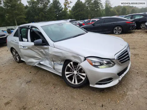 2016 Mercedes-Benz E 350 4Matic VIN WDDHF8JB5GB229939 фото 4