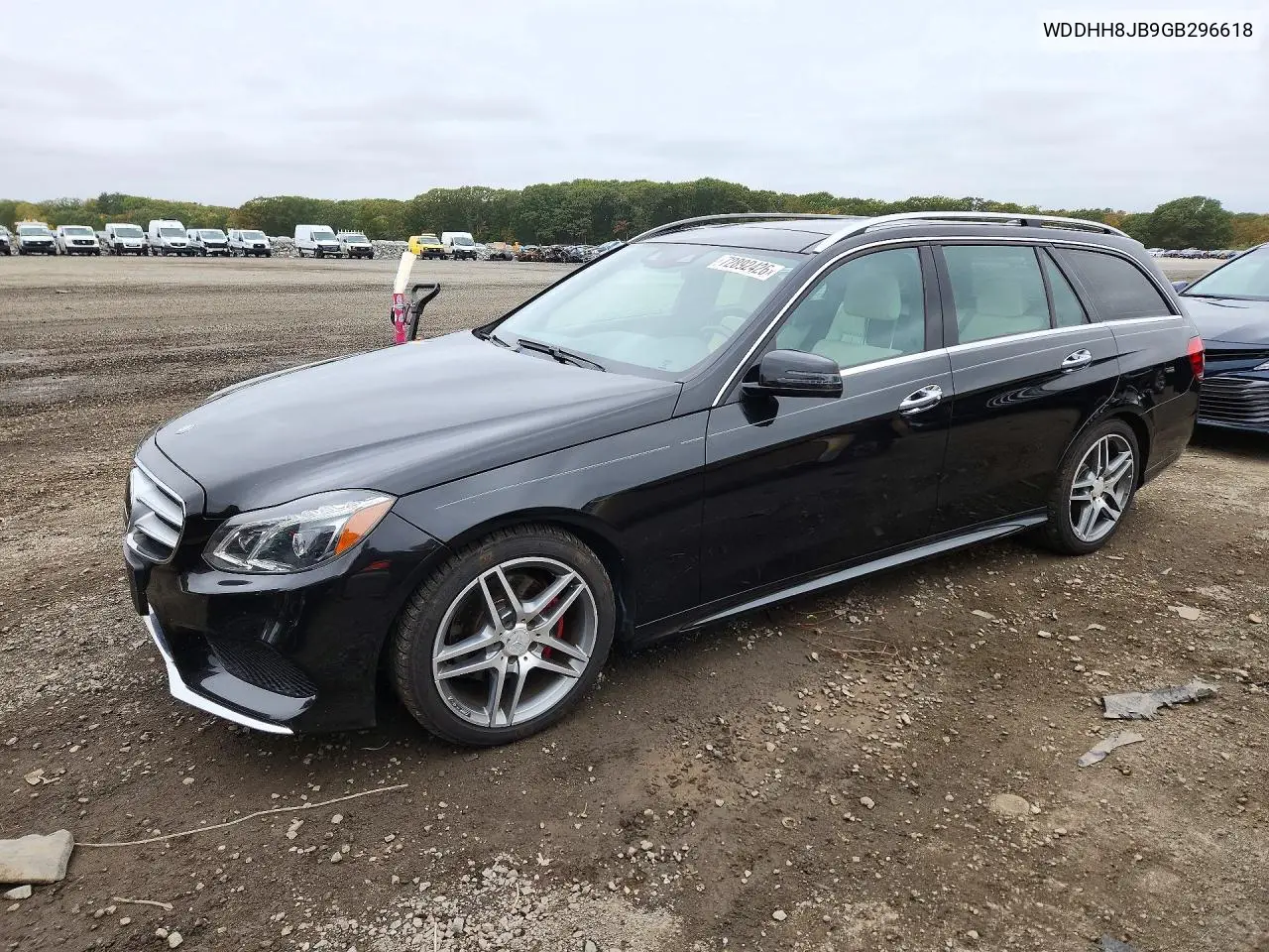 WDDHH8JB9GB296618 Mercedes E-Klasse 2016 — повреждение Мелкие вмятины и царапины, фото до ремонта