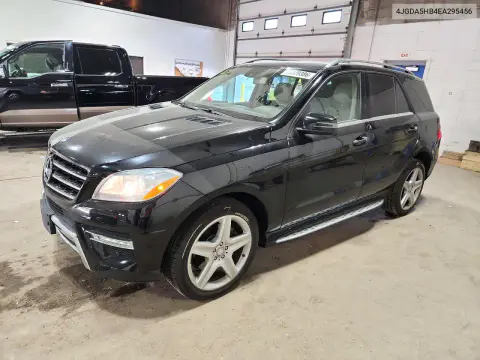4JGDA5HB4EA295456 — 2014 Mercedes M-Klasse, Передняя часть, фото до ремонта