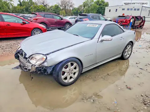 WDBKK49F71F228642 — 2001 Mercedes SLK-Klasse, Передняя часть, фото до ремонта