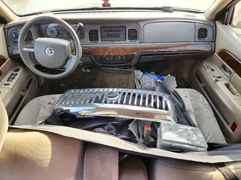 2007 Mercury Grand Marquis Gs VIN 2MEFM74V27X603412 фото 8