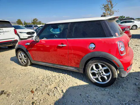 2011 MINI COOPER VIN WMWSV3C56BTY10900 фото 2