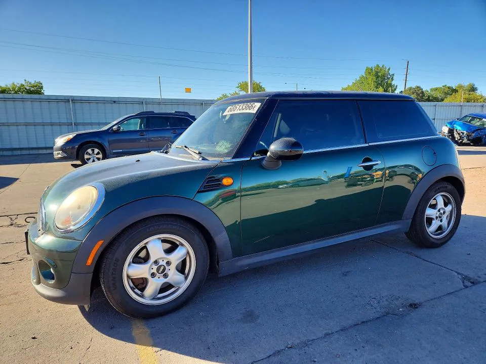 2011 MINI COOPER VIN WMWSU3C52BT091020 фото 1