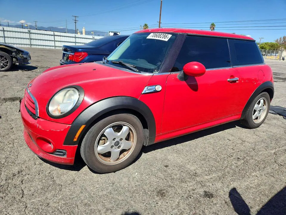 2011 MINI COOPER VIN WMWSU3C53BT091186 фото 1