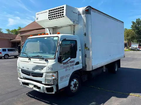 JL6CRH1AXFK001346 — 2015 Mitsubishi Fuso Truck Of America Inc FE, Мелкие вмятины и царапины (Minor Dent/Scratches), фото до ремонта