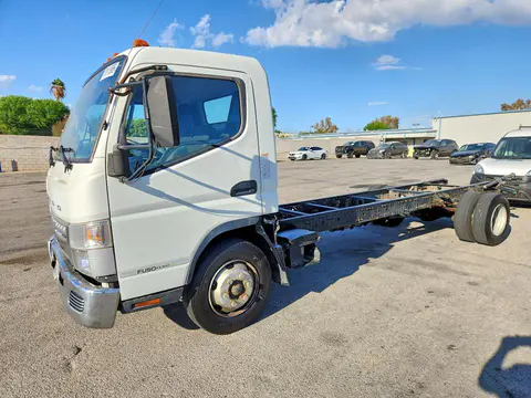 4UZBVH110KGKR9608 — 2019 Mitsubishi Fuso Truck Of America Inc FE, Естественный износ (Normal Wear), фото до ремонта