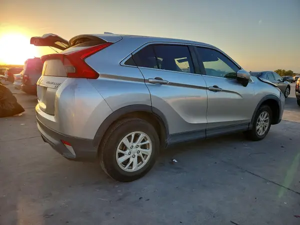 JA4AS3AA2KZ018676 — 2019 Mitsubishi Eclipse Cross, фото 3 с аукциона Copart, Передняя часть