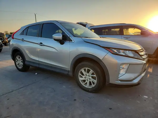 JA4AS3AA2KZ018676 — 2019 Mitsubishi Eclipse Cross, фото 4 с аукциона Copart, Передняя часть
