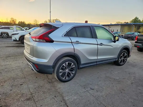 JA4ATWAA6NZ003200 — 2022 Mitsubishi Eclipse Cross, фото 3 с аукциона Copart, Боковая часть