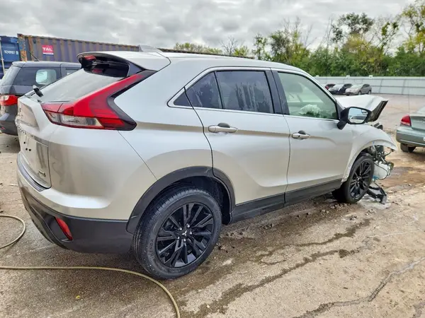 JA4ATVAAXRZ035518 — 2024 Mitsubishi Eclipse Cross, фото 3 с аукциона Copart, Передняя часть