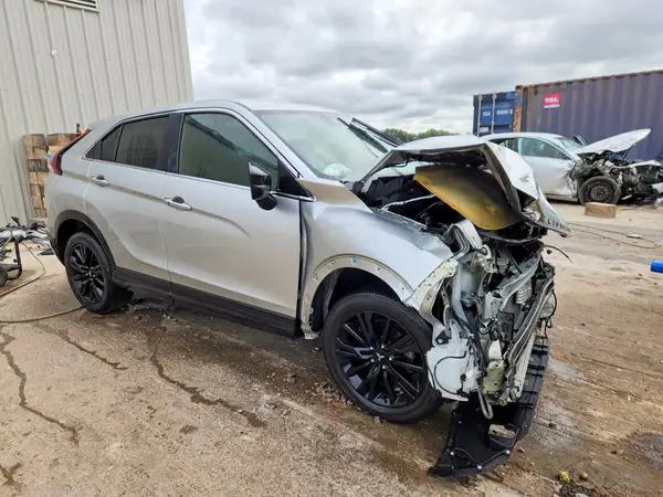 JA4ATVAAXRZ035518 — 2024 Mitsubishi Eclipse Cross, фото 4 с аукциона Copart, Передняя часть