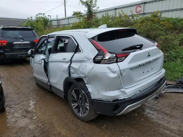 JA4ATWAA3SZ031788 — 2025 Mitsubishi Eclipse Cross, фото 2 с аукциона Copart 14.10.2026, Повреждения со всех сторон
