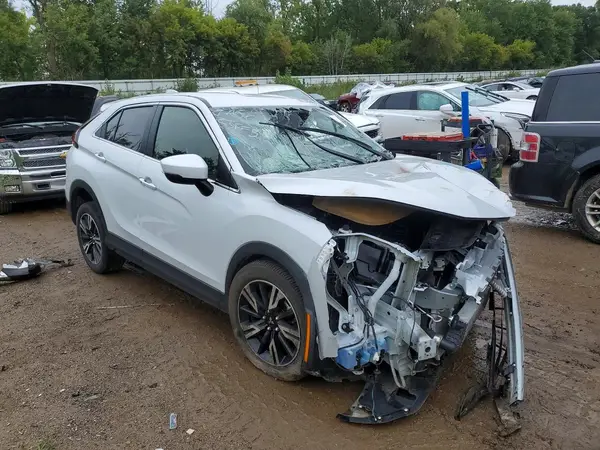 JA4ATWAA3SZ031788 — 2025 Mitsubishi Eclipse Cross, фото 4 с аукциона Copart 14.10.2026, Повреждения со всех сторон