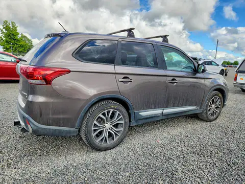 JA4AZ3A31GZ011027 — 2016 Mitsubishi Outlander, фото 3 с аукциона Copart 22.09.2026, Передняя часть