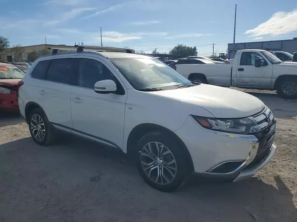 JA4JZ4AXXGZ044987 — 2016 Mitsubishi Outlander, фото 4 с аукциона Copart, Передняя часть
