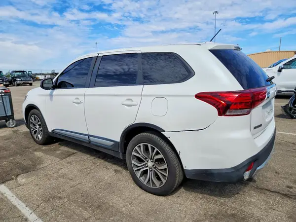 JA4AZ3A38GZ041142 — 2016 Mitsubishi Outlander, фото 2 с аукциона Copart, Боковая часть