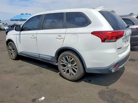 2017 Mitsubishi Outlander VIN JA4AD3A37HZ041844 фото 2