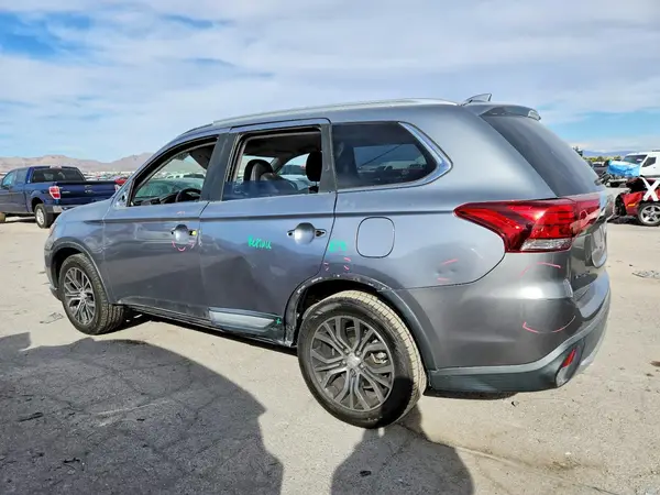 JA4AD3A36HZ055024 — 2017 Mitsubishi Outlander, фото 2 с аукциона Copart, Боковая часть