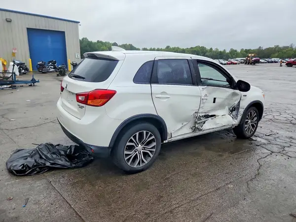 JA4AP3AU5HZ052597 — 2017 Mitsubishi Outlander, фото 3 с аукциона Copart, Боковая часть