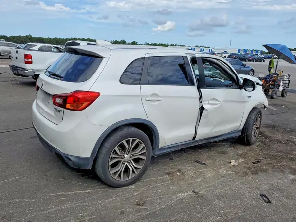 JA4AP3AU5HZ020524 — 2017 Mitsubishi Outlander, фото 3 с аукциона Copart, Передняя часть