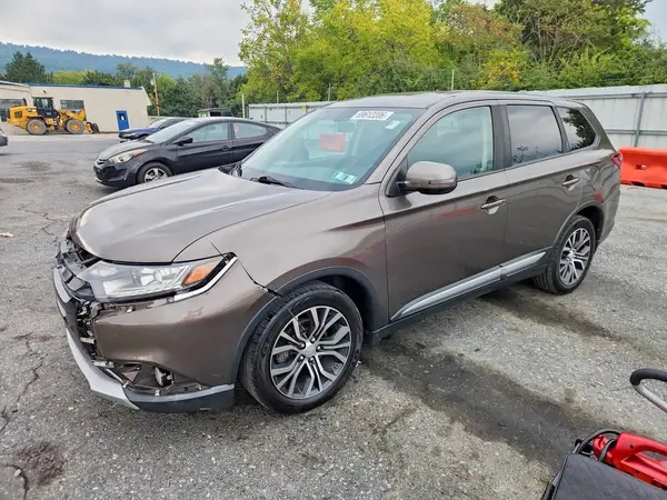 JA4AZ3A38HZ030739 — 2017 Mitsubishi Outlander, Передняя часть (Front End), фото до ремонта