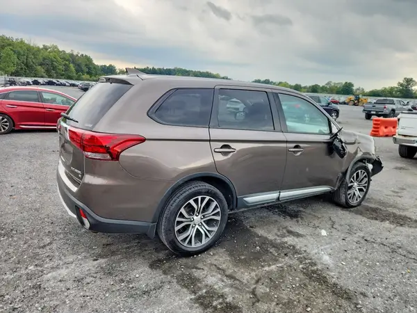 JA4AZ3A38HZ030739 — 2017 Mitsubishi Outlander, фото 3 с аукциона Copart 09.10.2026, Передняя часть