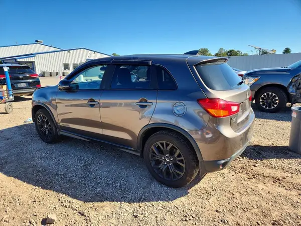 JA4AR3AU2HZ054057 — 2017 Mitsubishi Outlander, фото 2 с аукциона Copart 28.09.2026, Передняя часть