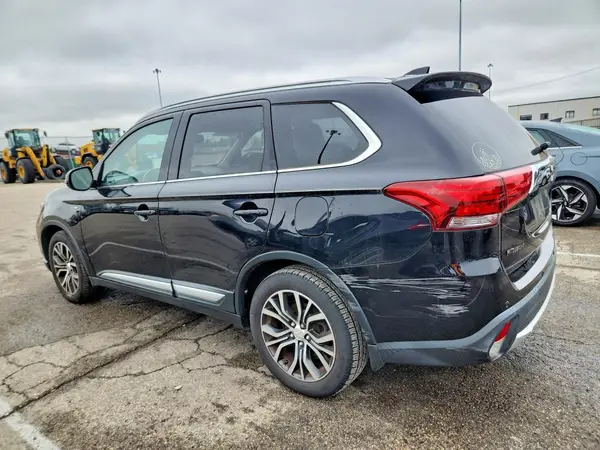 JA4JZ4AX5HZ015432 — 2017 Mitsubishi Outlander, фото 2 с аукциона Copart, Мелкие вмятины и царапины