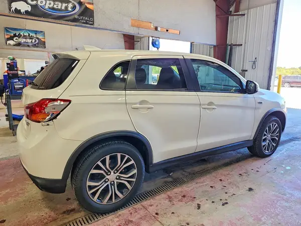 JA4AR3AU5HZ040573 — 2017 Mitsubishi Outlander, фото 3 с аукциона Copart 05.10.2026, Подтопление