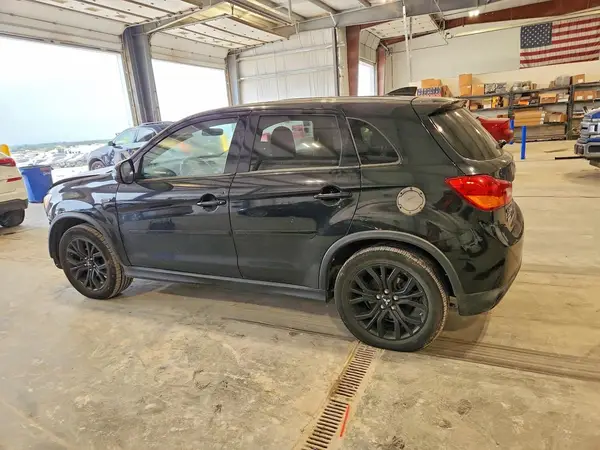 JA4AR3AU8HZ035108 — 2017 Mitsubishi Outlander, фото 2 с аукциона Copart, Передняя часть