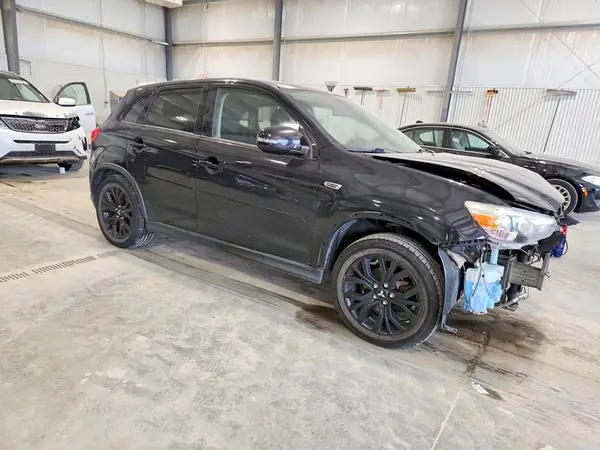 JA4AR3AU8HZ035108 — 2017 Mitsubishi Outlander, фото 4 с аукциона Copart, Передняя часть