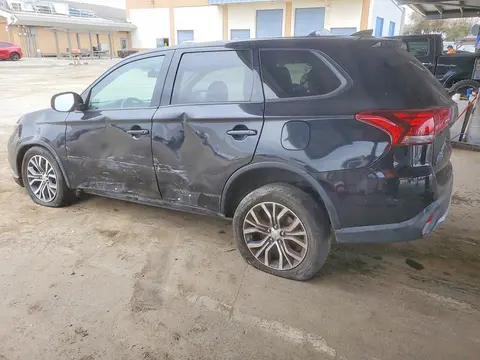 2018 Mitsubishi Outlander VIN JA4AZ3A3XJZ043028 фото 2