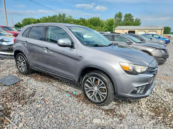 JA4AR3AU8JU022412 — 2018 Mitsubishi Outlander, фото 4 с аукциона Copart, Подтопление