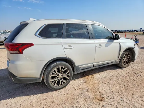 JA4AD3A37JZ046144 — 2018 Mitsubishi Outlander, фото 3 с аукциона Copart 14.10.2026, Передняя часть